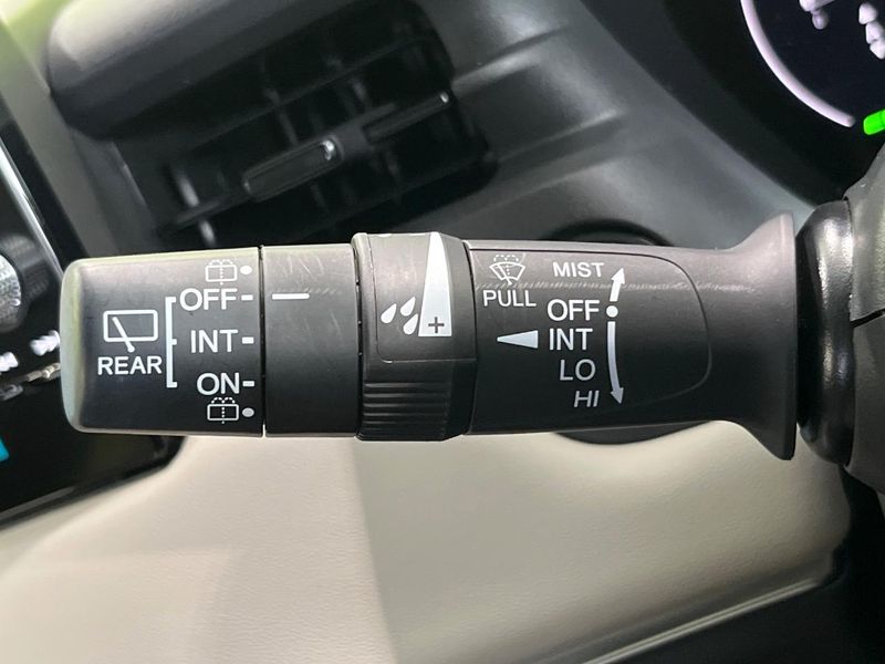 2023 Honda Vezel 6AA-RV5 (UW-6aaa0ae7870c0)[17]