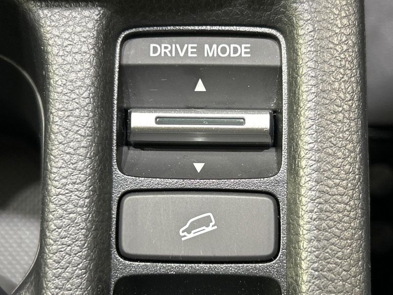 2023 Honda Vezel 6AA-RV5 (UW-6aaa0ae8a2e49)[17]
