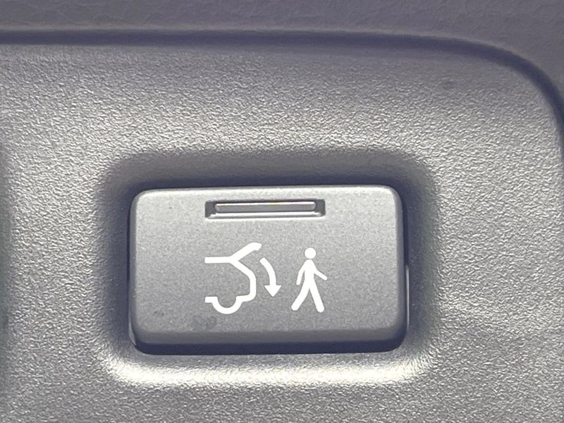 2024 Honda Vezel 6AA-RV5 (UW-6aaa0aec8b4a2)[11]