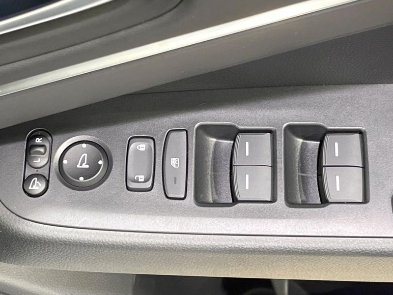 2024 Honda Vezel 6AA-RV5 (UW-6aaa0aec8b4a2)[12]
