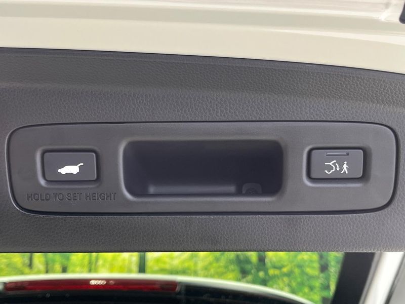 2023 Honda Vezel 6AA-RV6 (UW-6aaa0af114a6e)[28]