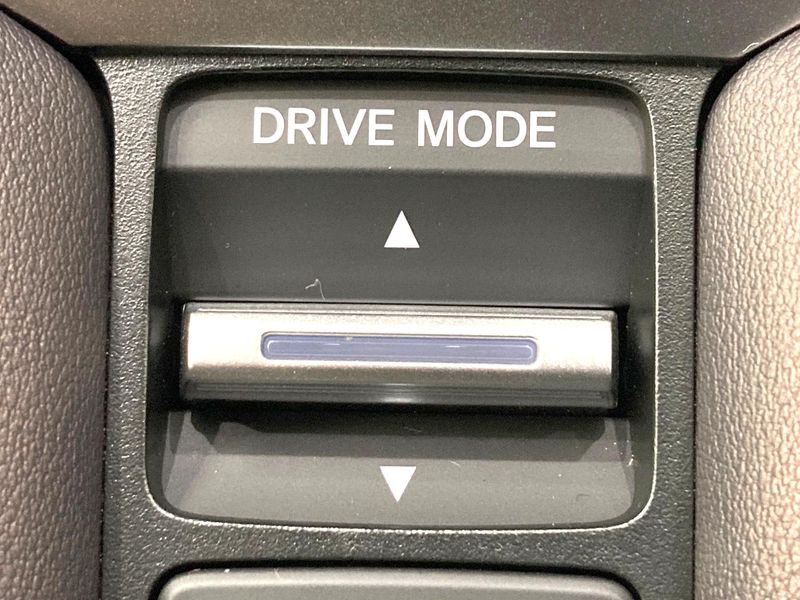 2023 Honda ZR-V 6AA-RZ4 (UW-6aaa0af458ec3)[27]