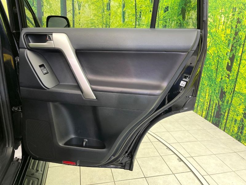 2021 Toyota Land Cruiser Prado 3BA-TRJ150W (UW-6aaa0b1a6358c)[28]