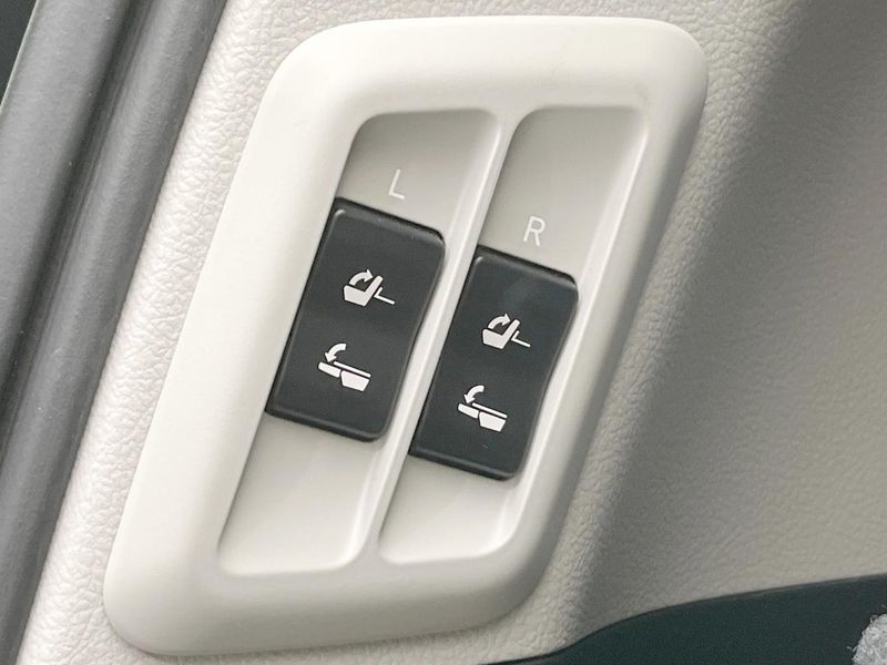 2022 Toyota Land Cruiser Prado 3BA-TRJ150W (UW-6aaa0b1bb8465)[16]