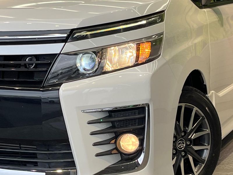 2014 Toyota Voxy DBA-ZRR80W (UW-6aaa0b701ed47)[7]