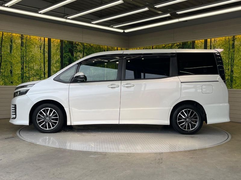 2014 Toyota Voxy DBA-ZRR80W (UW-6aaa0b701ed47)[26]