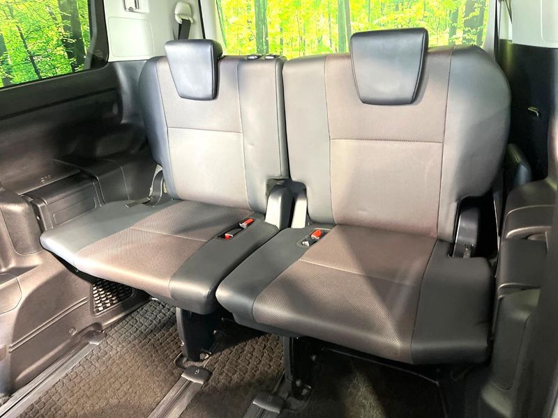 2015 Toyota Esquire DBA-ZRR80G (UW-6aaa0b729eb4a)[27]