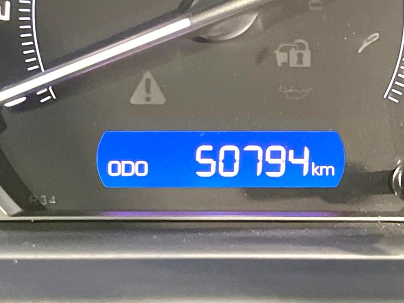 2015 Toyota Esquire DBA-ZRR80G (UW-6aaa0b729eb4a)[2]