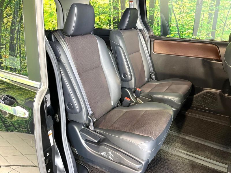 2015 Toyota Esquire DBA-ZRR80G (UW-6aaa0b729eb4a)[23]