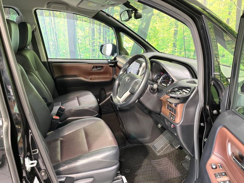 2015 Toyota Esquire DBA-ZRR80G (UW-6aaa0b729eb4a)[29]