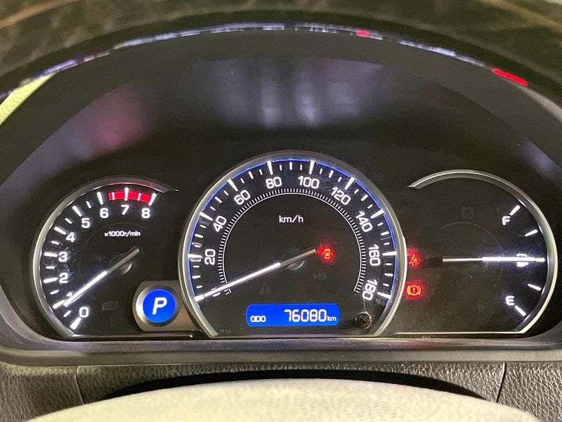 2015 Toyota Esquire DBA-ZRR80G (UW-6aaa0b72a78ab)[16]