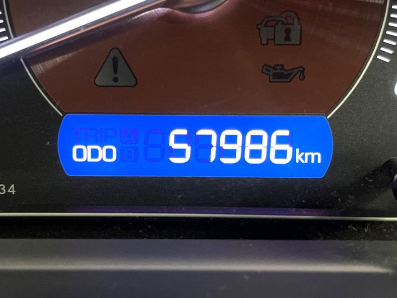 2018 Toyota Esquire DBA-ZRR80G (UW-6aaa0b781ada9)[2]
