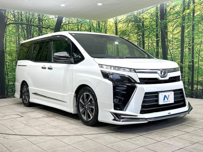 2017 Toyota Voxy DBA-ZRR80W (UW-6aaa0b7827ce3)[28]