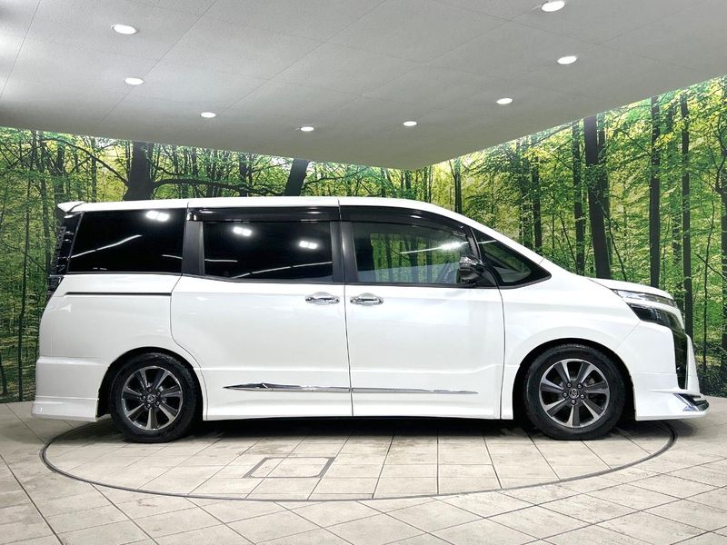 2017 Toyota Voxy DBA-ZRR80W (UW-6aaa0b7827ce3)[29]