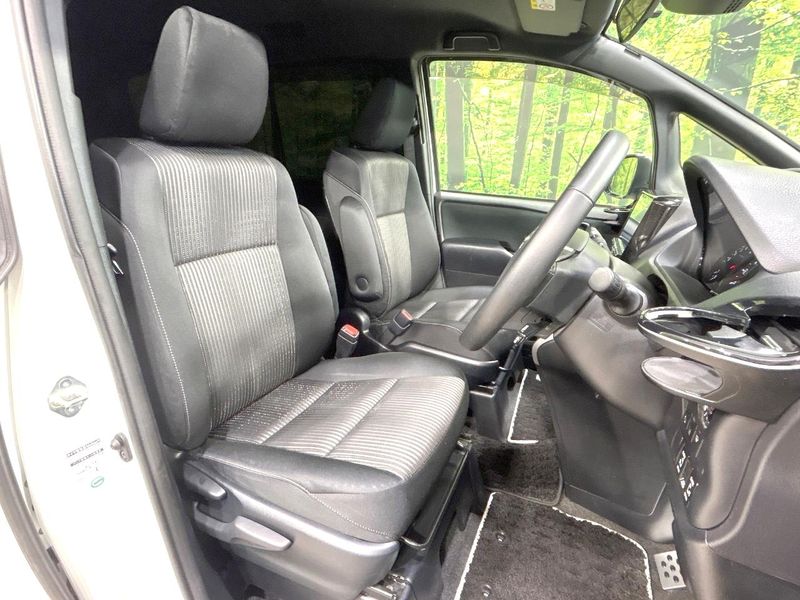 2017 Toyota Voxy DBA-ZRR80W (UW-6aaa0b7827ce3)[9]