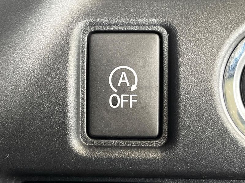 2018 Toyota Voxy DBA-ZRR80W (UW-6aaa0b795ec2a)[23]