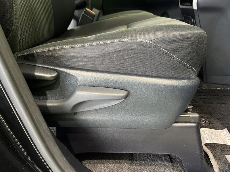 2018 Toyota Voxy DBA-ZRR80W (UW-6aaa0b795ec2a)[22]