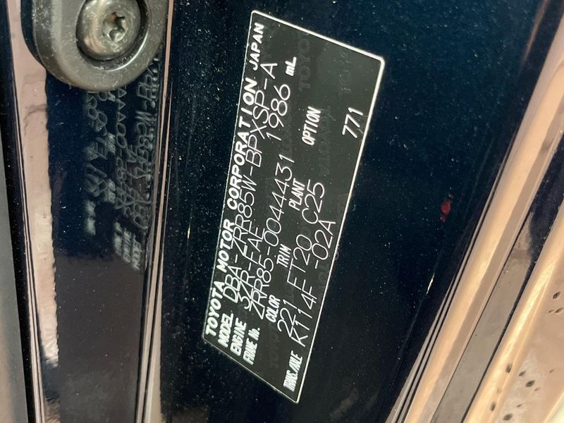 2015 Toyota Voxy DBA-ZRR85W (UW-6aaa0b82b8579)[1]