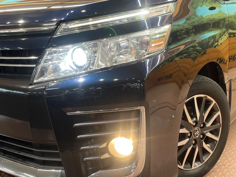 2015 Toyota Voxy DBA-ZRR85W (UW-6aaa0b82b8579)[12]