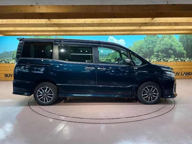 2015 Toyota Voxy DBA-ZRR85W (UW-6aaa0b82b8579)[19]