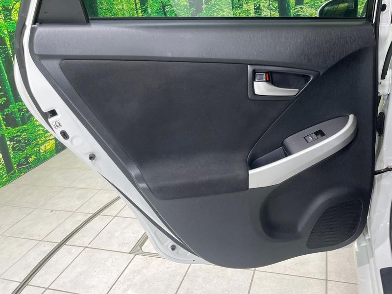 2015 Toyota Prius DAA-ZVW30 (UW-6aaa0b996226b)[21]