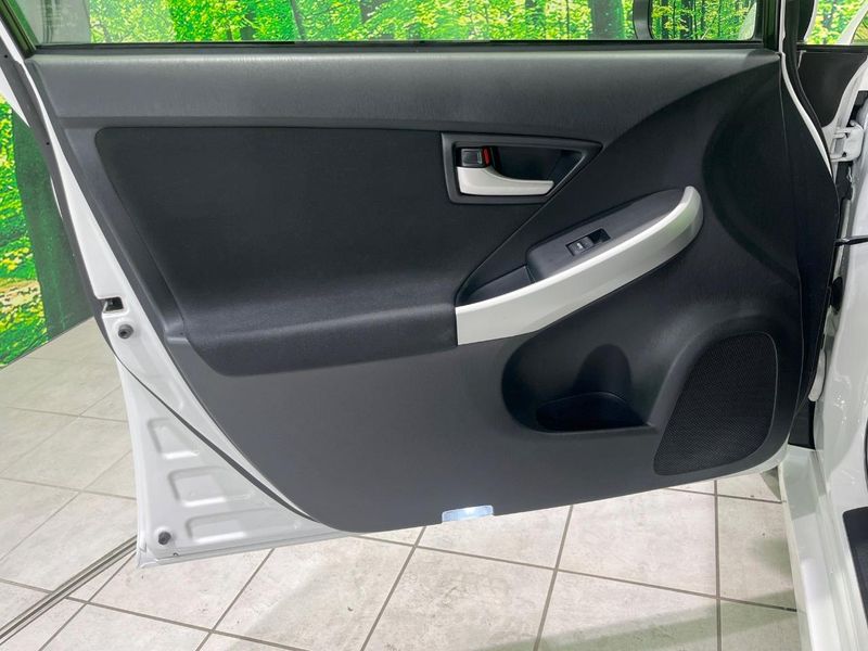 2015 Toyota Prius DAA-ZVW30 (UW-6aaa0b996226b)[22]