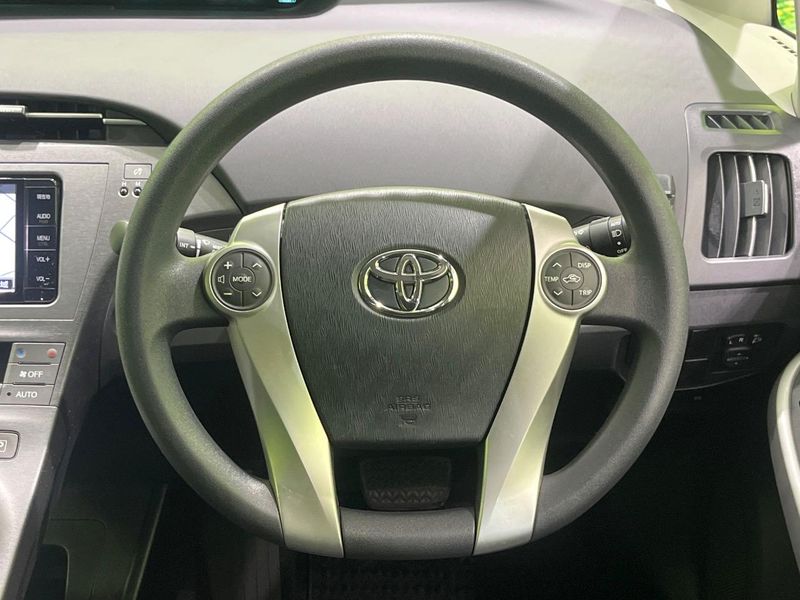 2015 Toyota Prius DAA-ZVW30 (UW-6aaa0b996226b)[29]