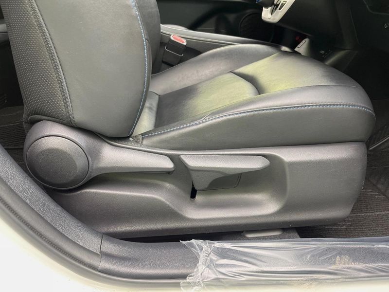 2018 Toyota Prius DAA-ZVW50 (UW-6aaa0ba24850e)[17]