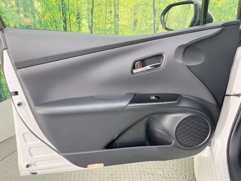 2017 Toyota Prius PHV DLA-ZVW52 (UW-6aaa0babdd24b)[27]