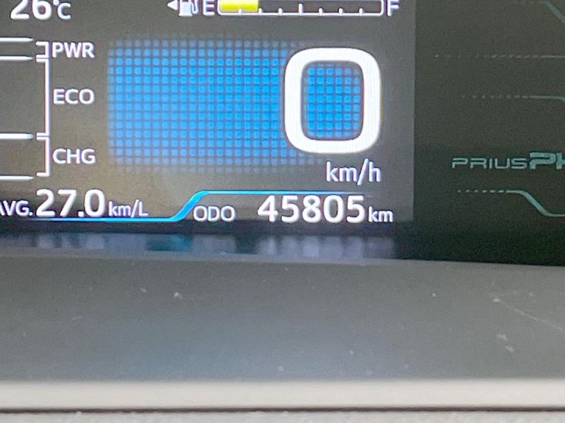 2017 Toyota Prius PHV DLA-ZVW52 (UW-6aaa0babdd24b)[2]