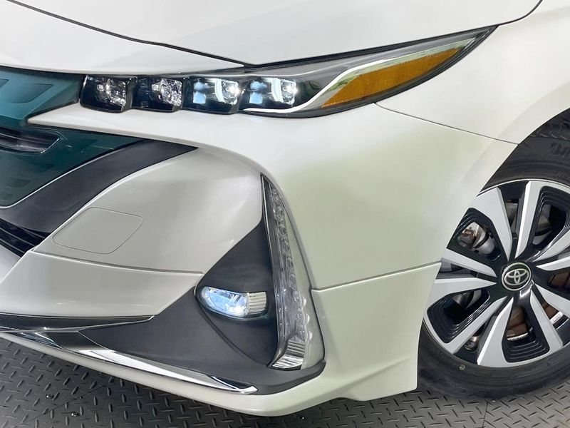 2017 Toyota Prius PHV DLA-ZVW52 (UW-6aaa0babdd24b)[6]