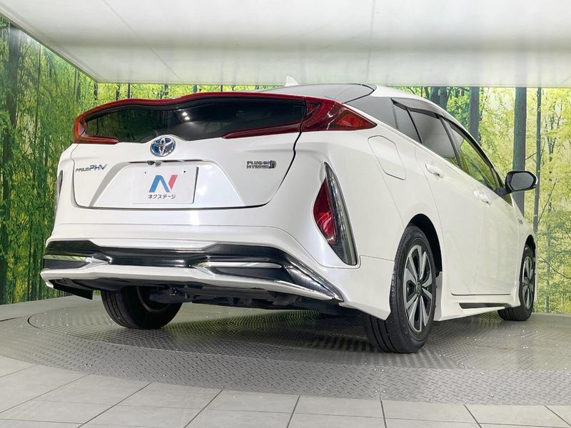 2017 Toyota Prius PHV DLA-ZVW52 (UW-6aaa0babdd24b)[18]