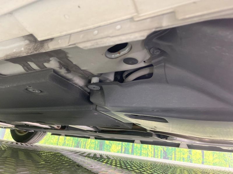 2017 Toyota Prius PHV DLA-ZVW52 (UW-6aaa0babdd24b)[26]