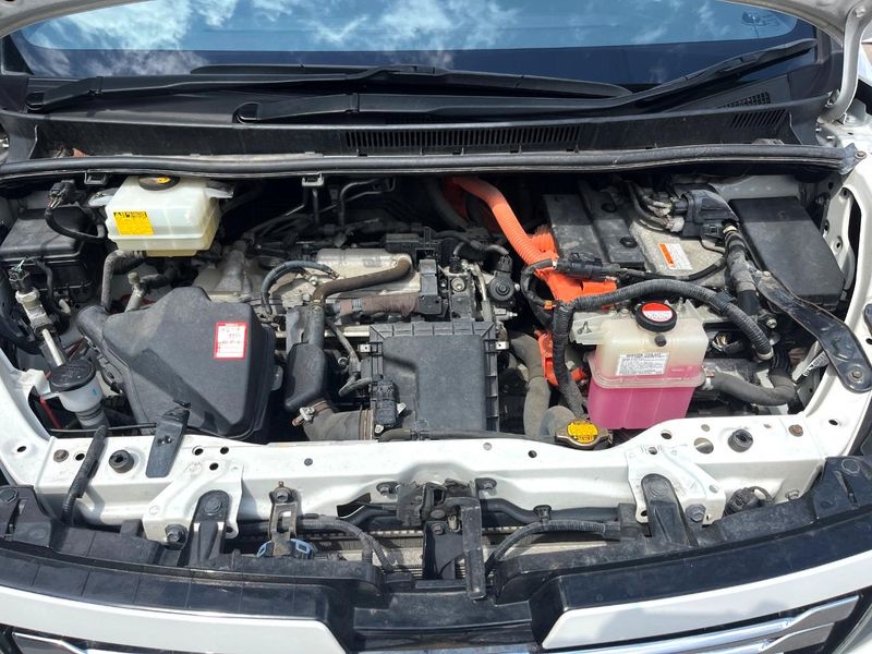 2015 Toyota Voxy DAA-ZWR80G (UW-6aaa0bb6c11ab)[14]