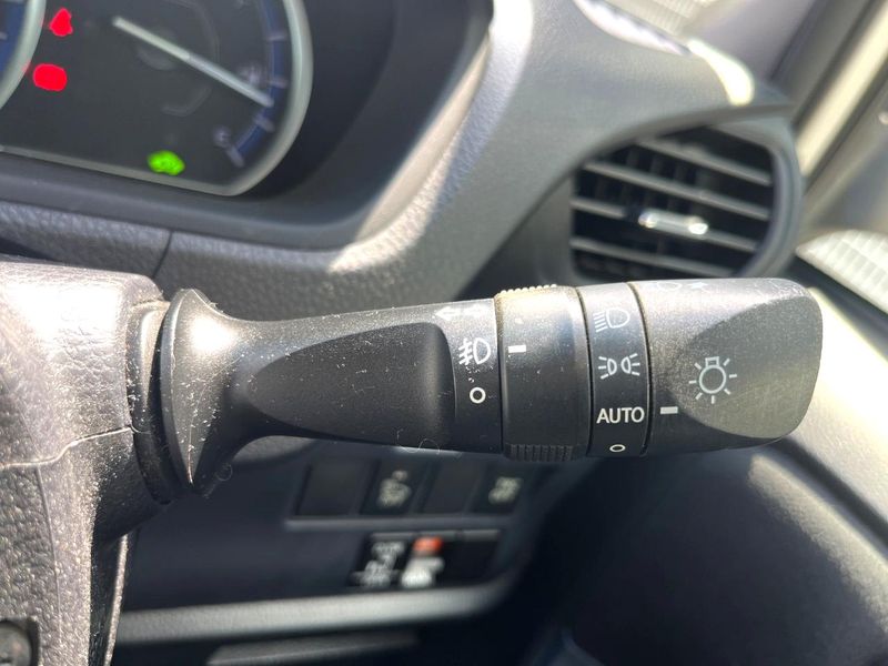 2015 Toyota Voxy DAA-ZWR80G (UW-6aaa0bb6c11ab)[20]