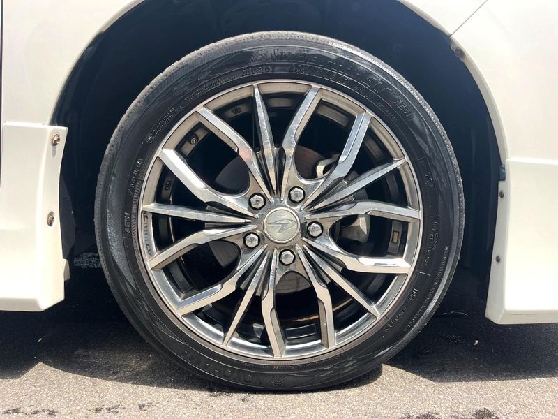 2015 Toyota Voxy DAA-ZWR80G (UW-6aaa0bb6c11ab)[6]