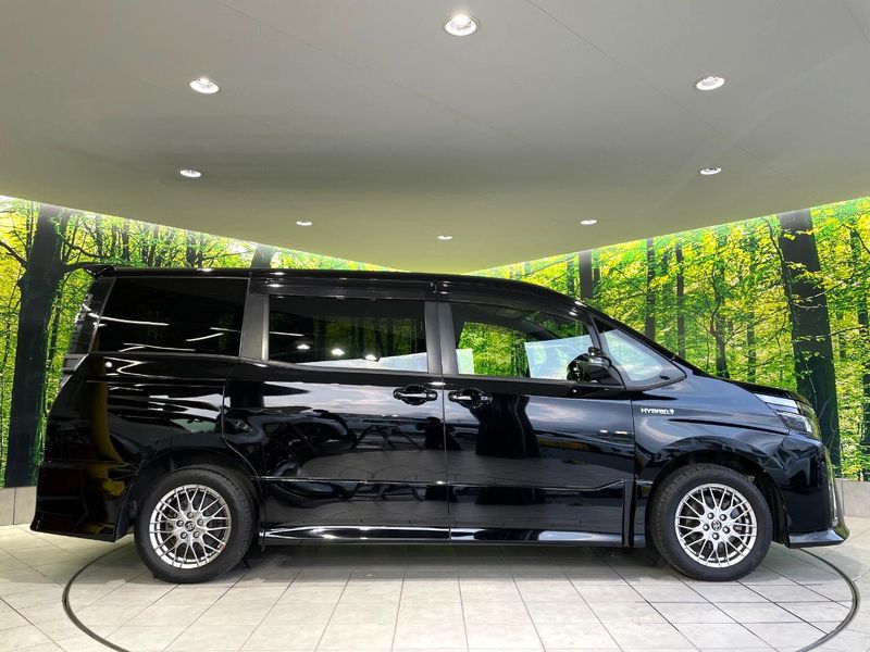 2017 Toyota Voxy DAA-ZWR80W (UW-6aaa0bb8b626d)[20]