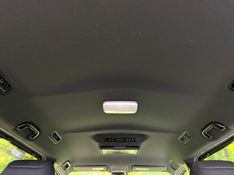 2017 Toyota Voxy DAA-ZWR80W (UW-6aaa0bb8b626d)[17]