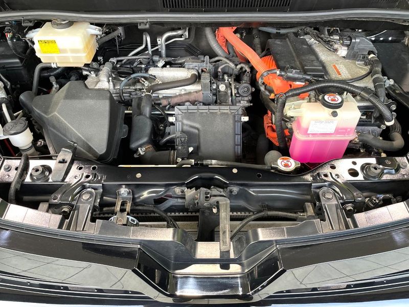 2017 Toyota Voxy DAA-ZWR80W (UW-6aaa0bb8b626d)[6]