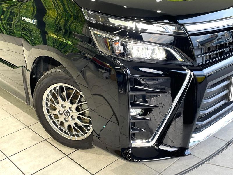 2017 Toyota Voxy DAA-ZWR80W (UW-6aaa0bb8b626d)[23]