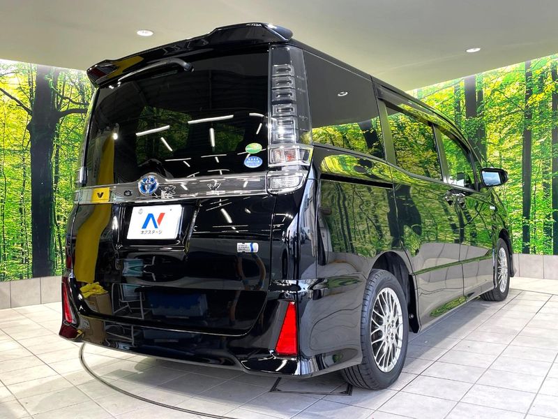 2017 Toyota Voxy DAA-ZWR80W (UW-6aaa0bb8b626d)[19]