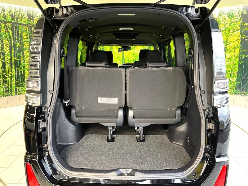 2017 Toyota Voxy DAA-ZWR80W (UW-6aaa0bb8b626d)[16]