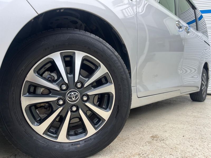 2017 Toyota Esquire DAA-ZWR80G (UW-6aaa0bb8d8168)[5]