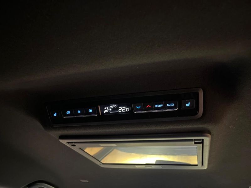 2023 Toyota Voxy 6AA-ZWR90W (UW-6aaa0bc11ccba)[21]
