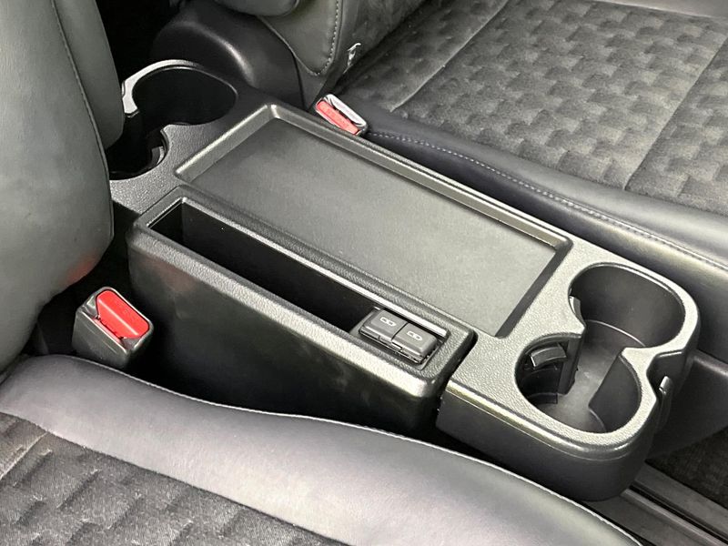 2024 Toyota Voxy 6AA-ZWR90W (UW-6aaa0bc7673be)[21]
