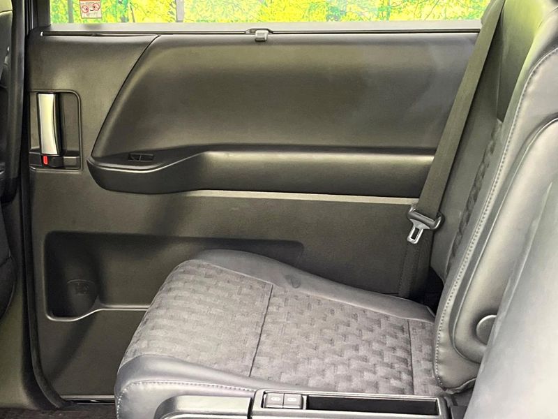 2024 Toyota Voxy 6AA-ZWR90W (UW-6aaa0bc7673be)[14]