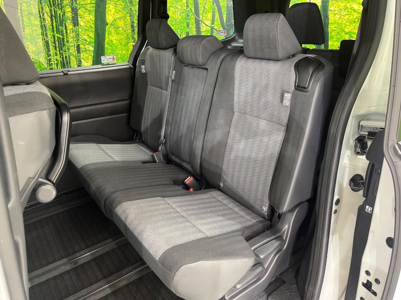 2026 Toyota Noah 6AA-ZWR90W (UW-6aaa0bcbd2e9c)[27]