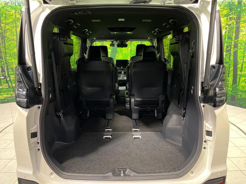 2022 Toyota Voxy 6AA-ZWR95W (UW-6aaa0bced9e7a)[28]