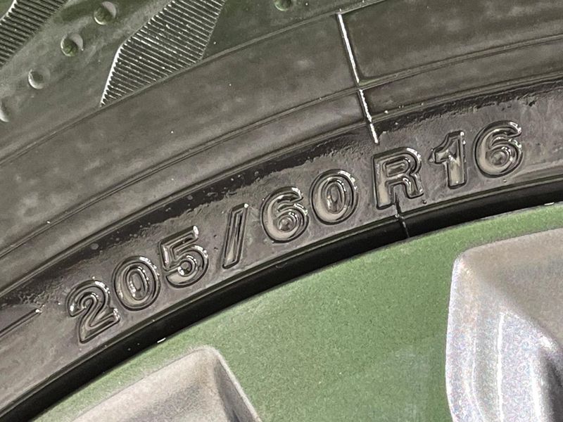 2022 Toyota Voxy 6AA-ZWR95W (UW-6aaa0bced9e7a)[12]