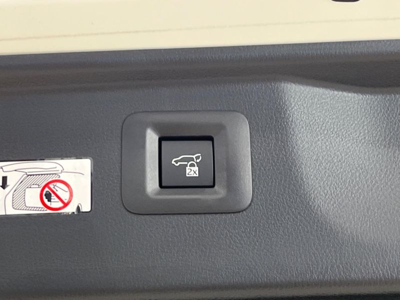 2024 Toyota Alphard Hybrid 6AA-AAHH40W (UW-6aab581c95ebb)[26]
